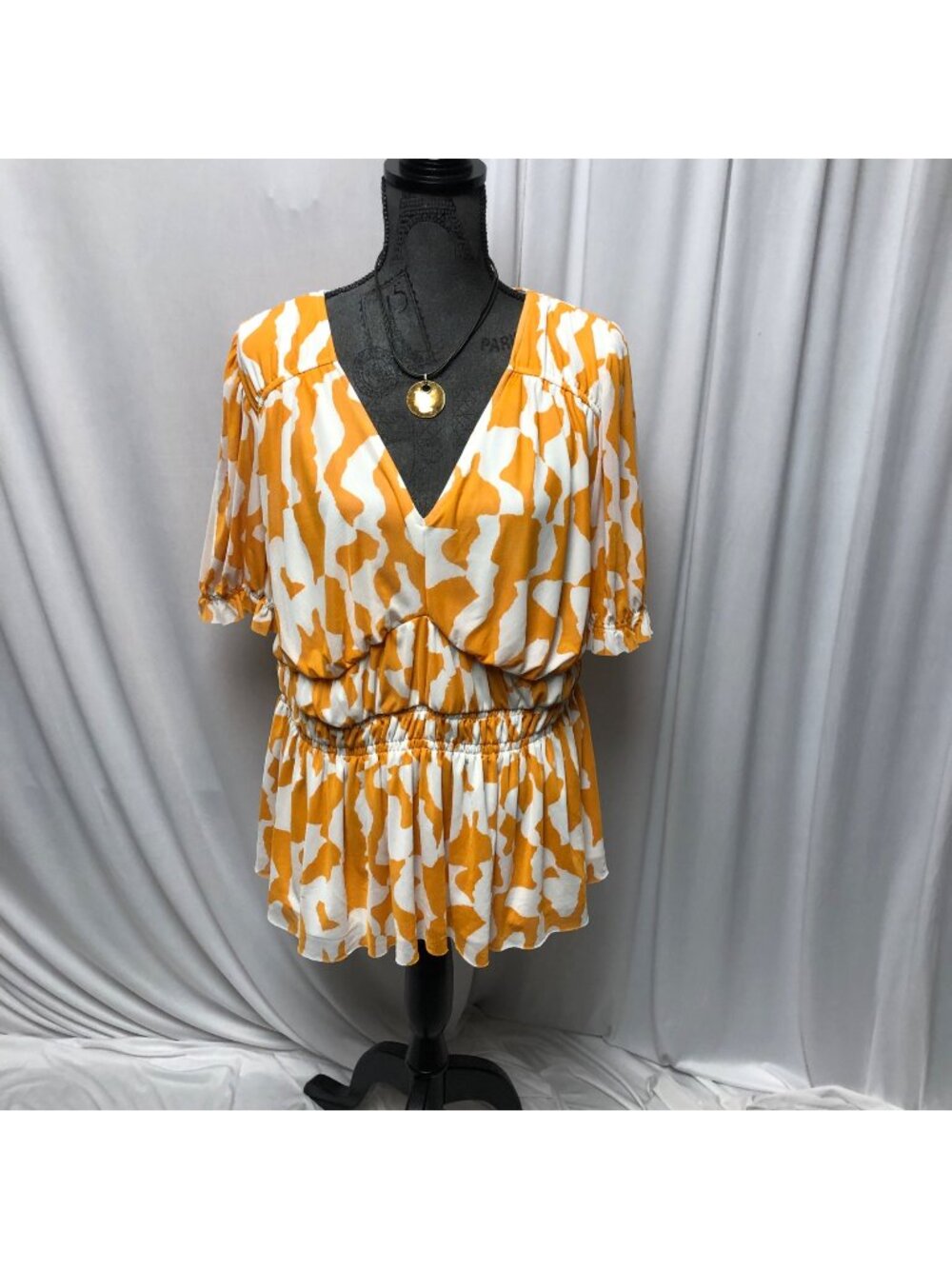 Ava and Viv Top Womens Size 1X Orange White Elastic Waist Short Sleeves Stretchy